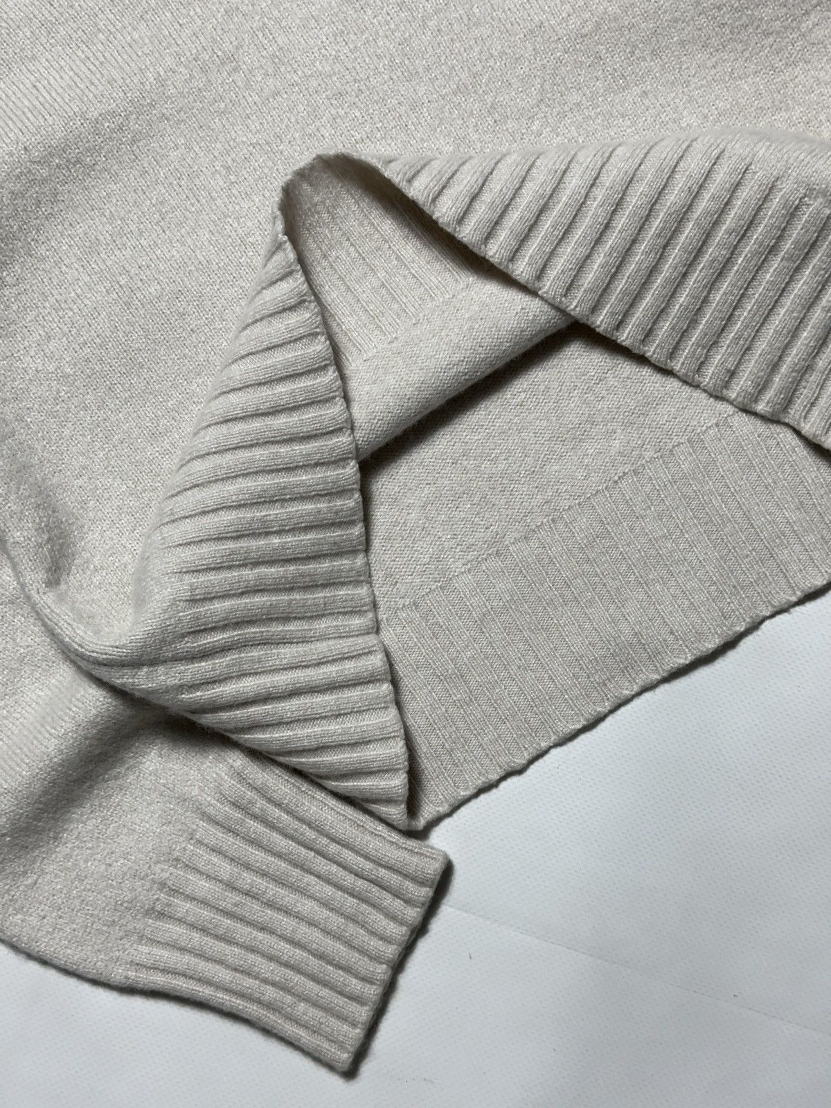 Moncler Moncler Maglione Tricot Scollo A V Wool Sweater Size L / US 10 / IT 46 - 3 Thumbnail
