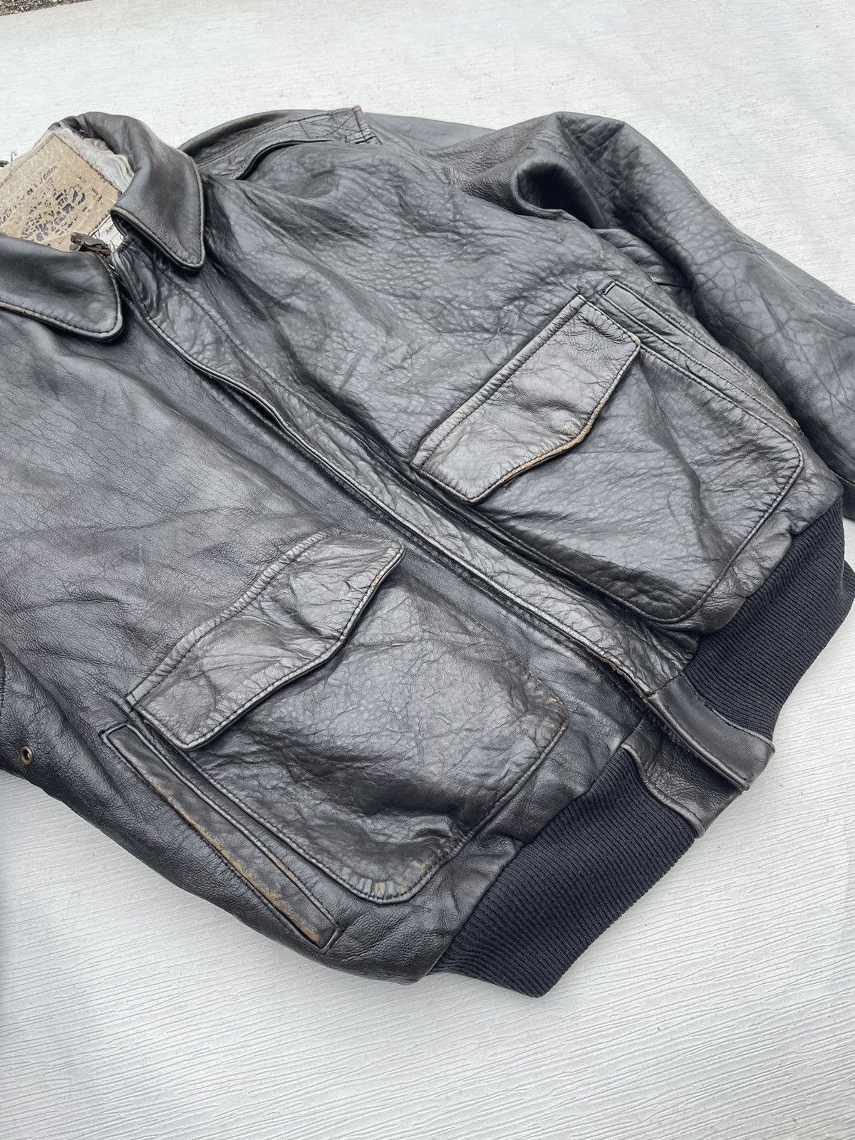 Avirex Distressed Avirex 1989 Heavy Flight Bomber Leather Jacket Size US M / EU 48-50 / 2 - 14 Thumbnail