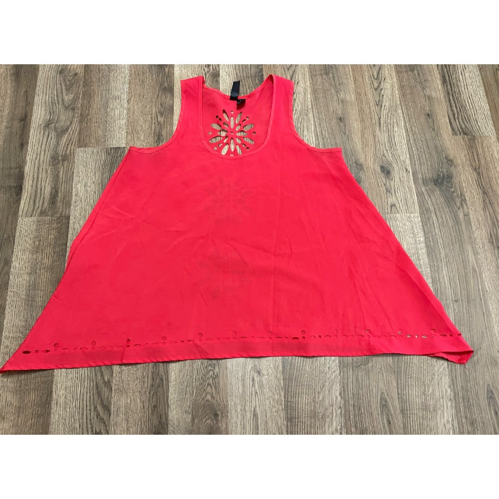 Vintage Fun & Flirt Tank Top Women’s Large Red Sleeveless Floral Holes Tank Size L / US 10 / IT 46 - 2 Thumbnail