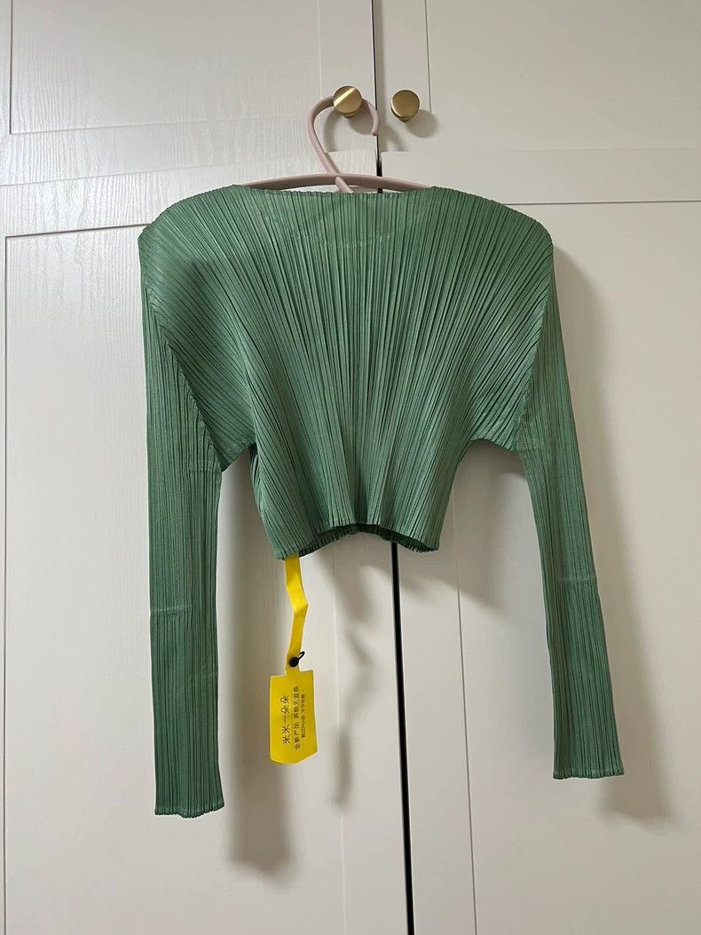 Issey Miyake Issey Miyake size:one size Green pleated top Size XS / US 0-2 / IT 36-38 - 3 Thumbnail