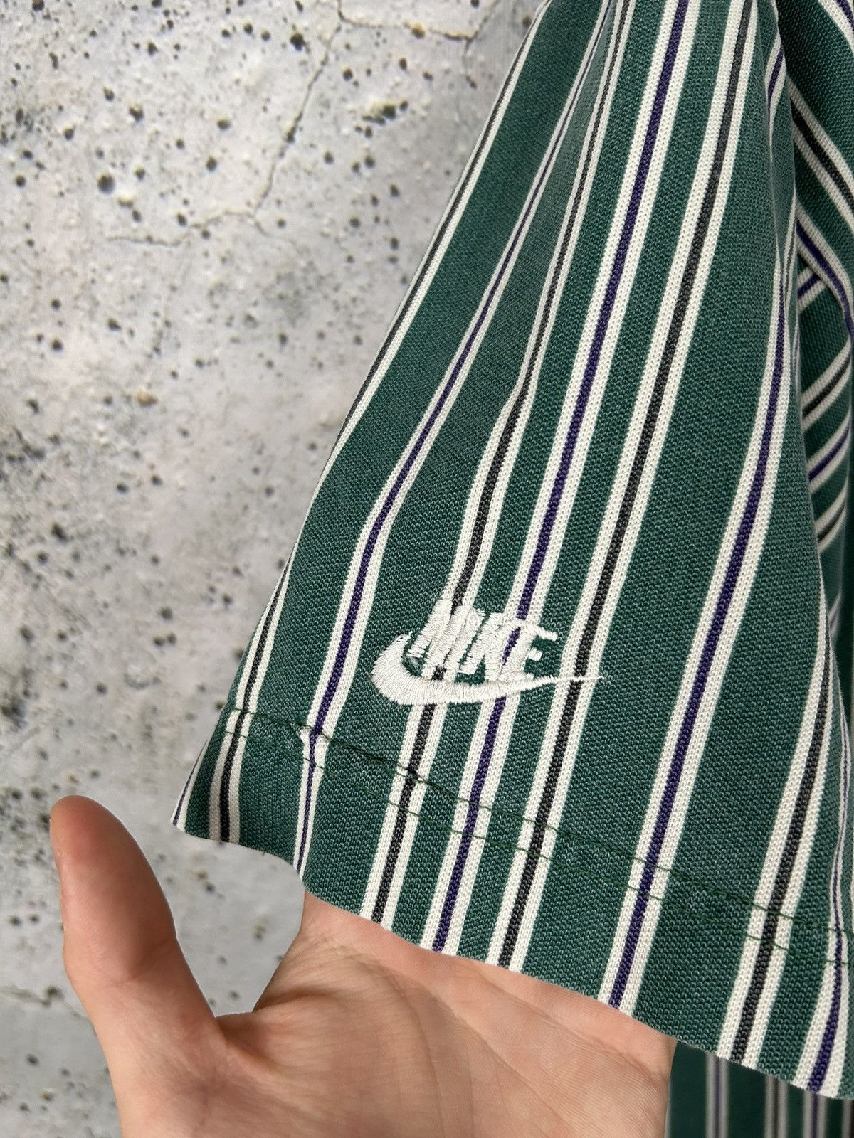 Nike Vintage Nike Oregon 90s Stripe Tee Ultra Rare Hype Rap Skate Size US XL / EU 56 / 4 - 5 Thumbnail