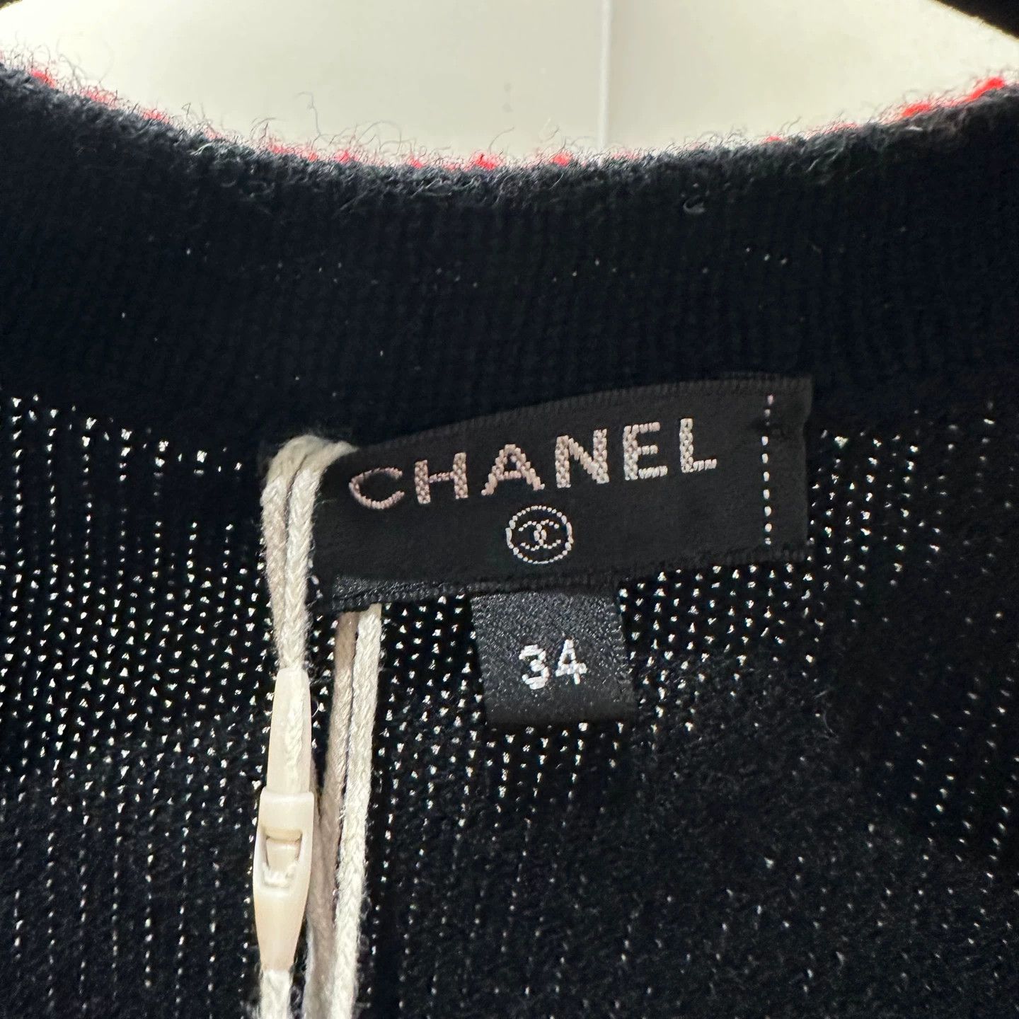 Chanel Chanel mar531 Snowflake Button Cashmere Knit Sweater 34 Size XS / US 0-2 / IT 36-38 - 3 Thumbnail