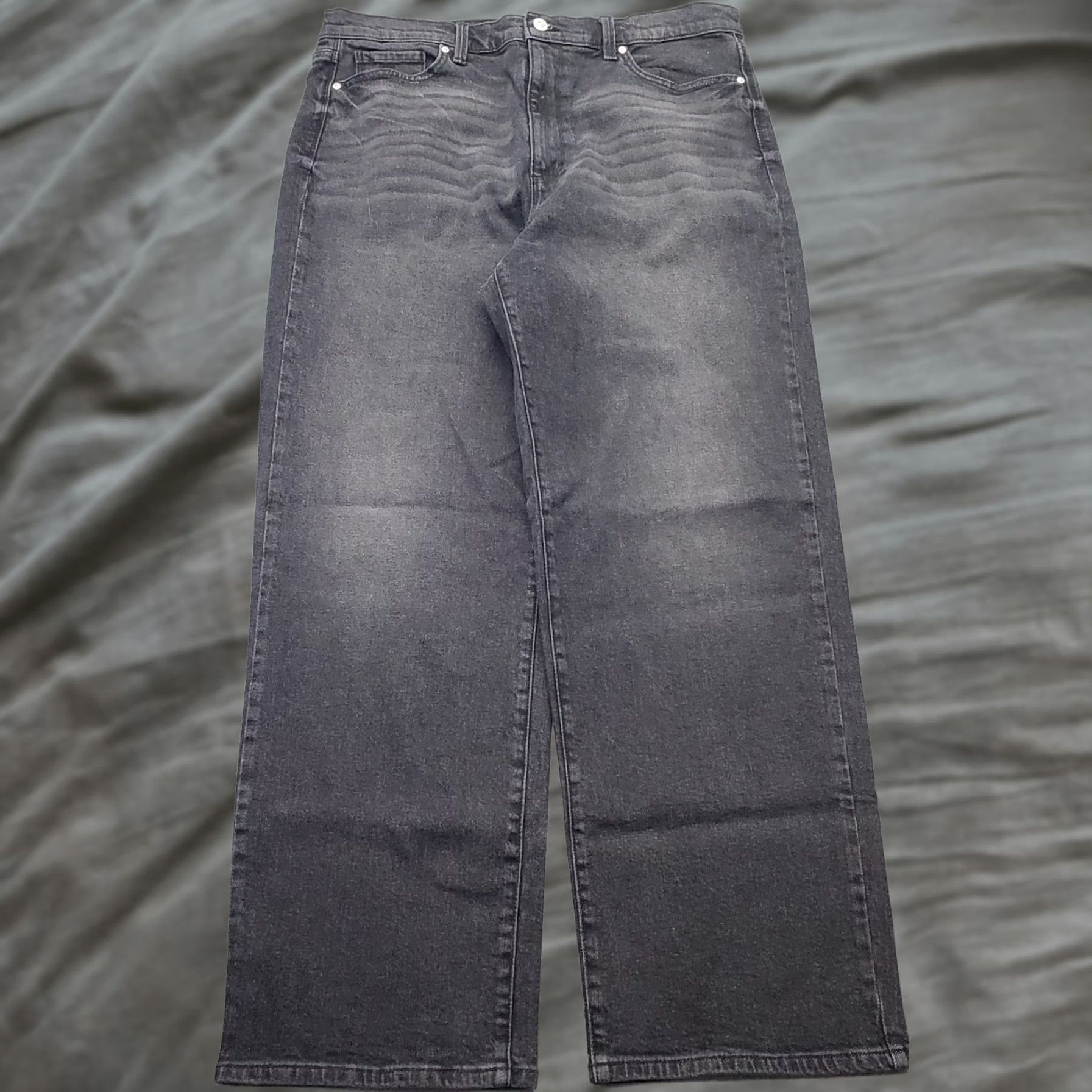 Gloria Vanderbilt Gloria Vanderbilt Jeans Womens 16 Black Denim Stretch Relaxed Fit Straight Leg Jeans Womens Size 16 Black Denim Stretch Relaxed Straight Mens? Size 38" / US 16 / IT 52 - 1 Thumbnail