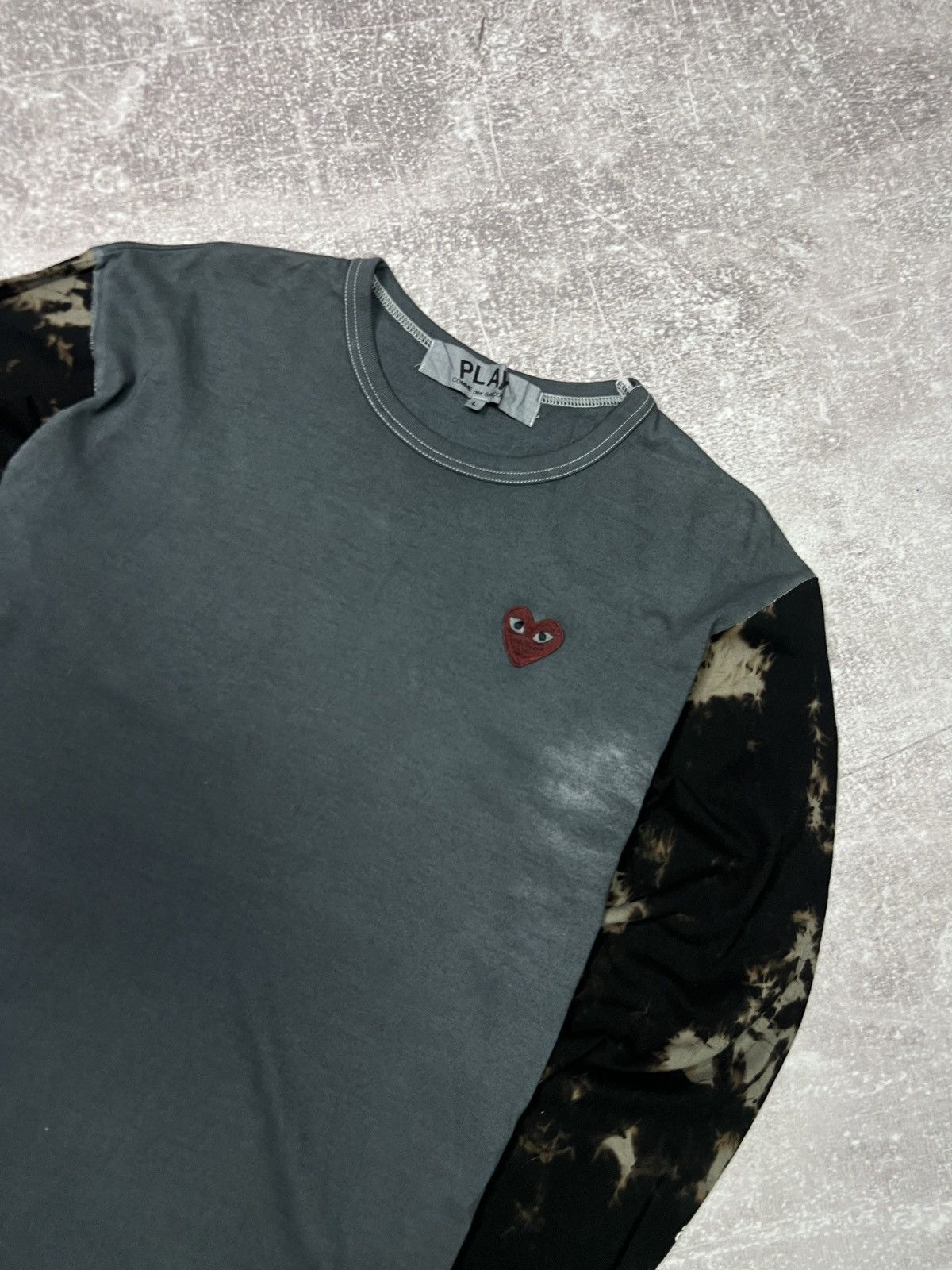 Comme des Garcons PLAY CDG Comme Des Garcons Play Longsleeve Grey Red Heart Size US L / EU 52-54 / 3 - 2 Thumbnail