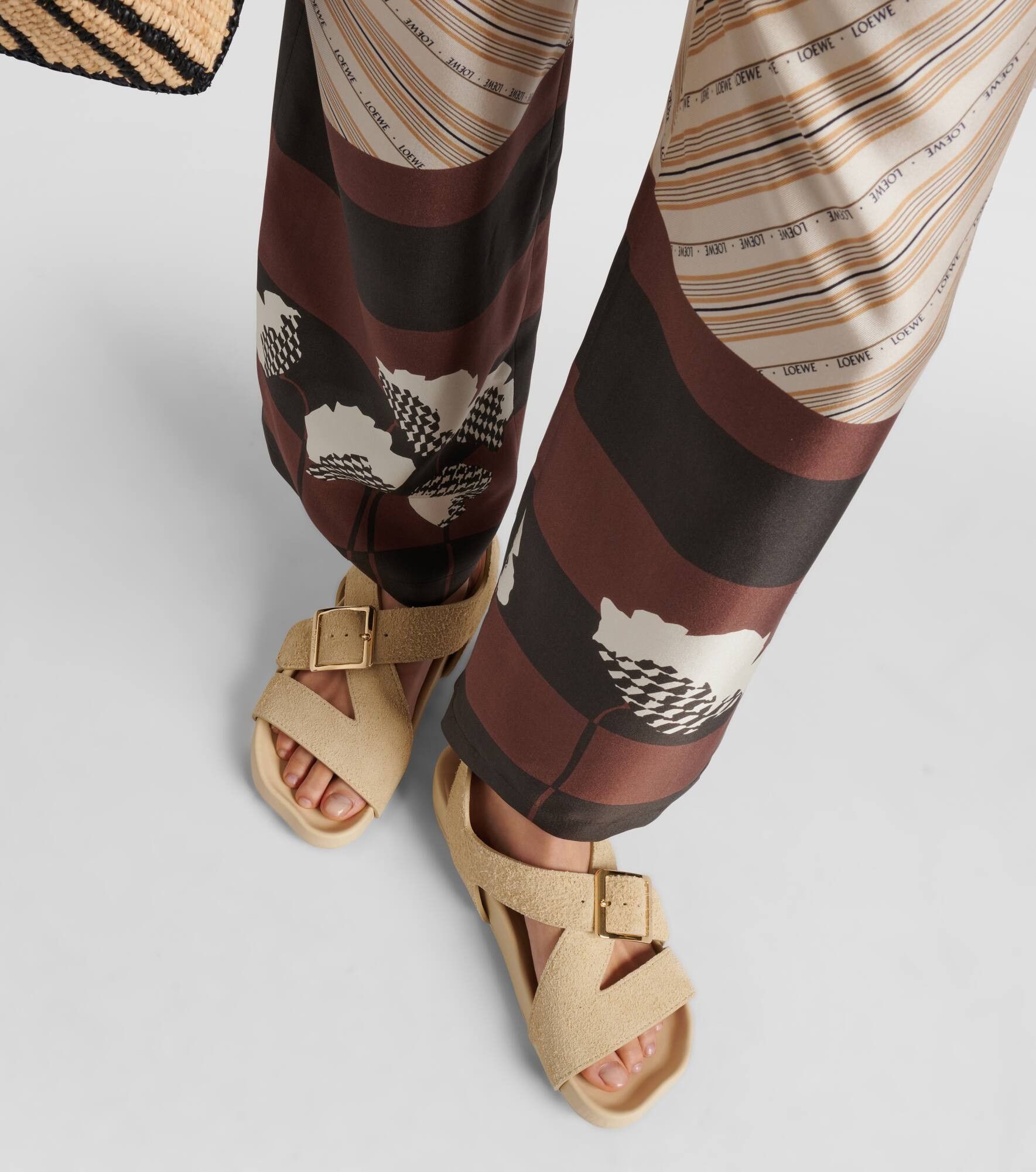 Loewe o1in1g0426 Ease Buckle Sandals in Oat Milk Size US 8 / IT 38 - 4 Thumbnail