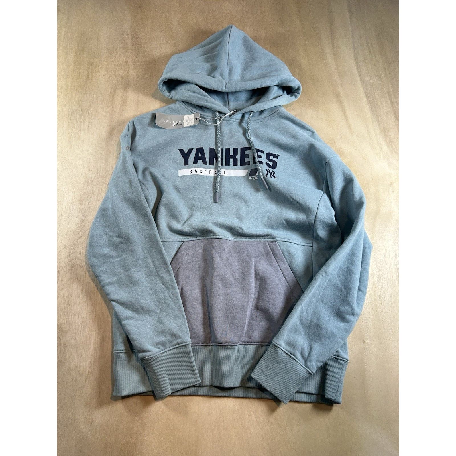 Majestic NewYork Yankees MLB Women Pullover Hoodie Size Small NWT Size S / US 4 / IT 40 - 1 Thumbnail