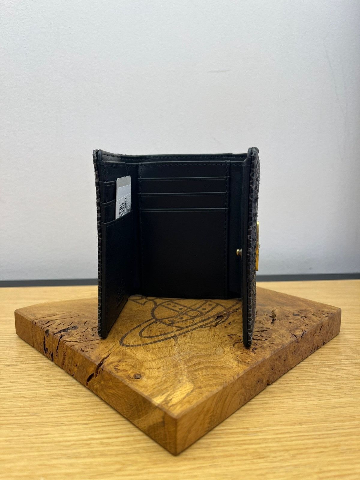 Vivienne Westwood o1f1d3z0825 Size: OS / Small Frame Wallet in Tan Size ONE SIZE - 2 Thumbnail