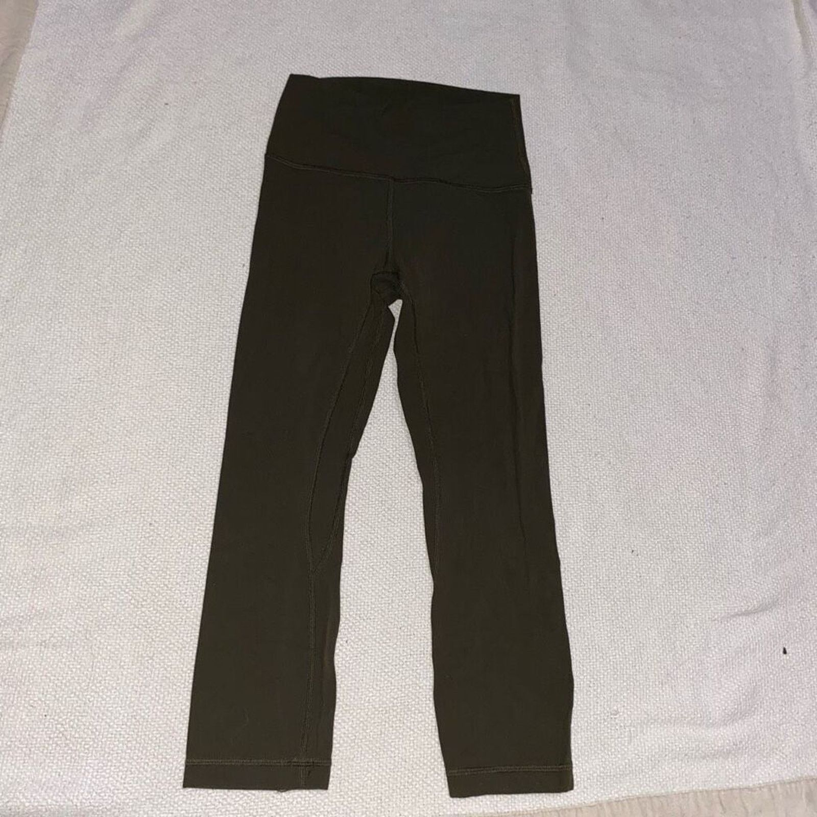 Lululemon Lululemon Olive Green Cropped Leggings | Sz 4 Size 27" / US 4 / IT 40 - 2 Thumbnail