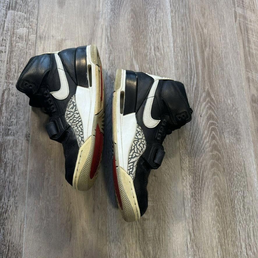 Nike NIKE • JORDAN Legacy 312 "Black White" (8M) Size US 8 / EU 41 - 11 Thumbnail
