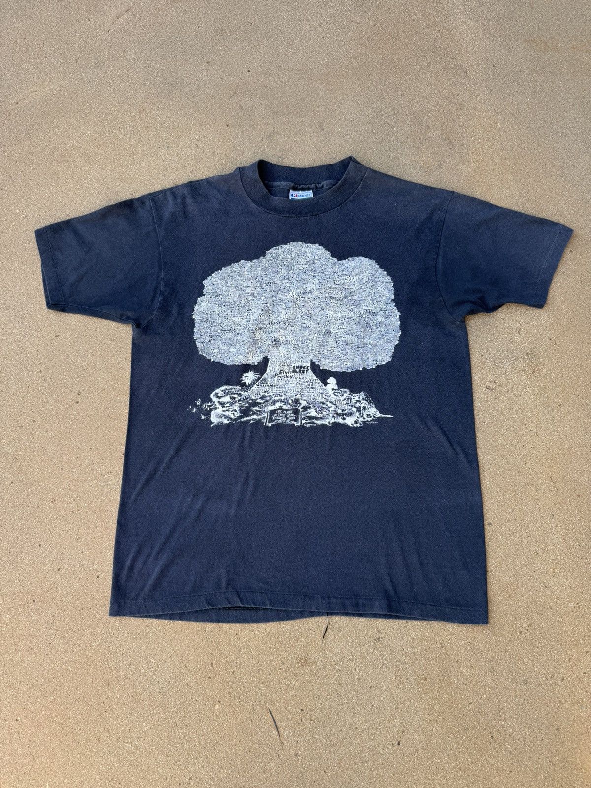 Band Tees × Vintage Vtg 1984 Family Tree Of American Rock Faded Black Tee Mens L Size US L / EU 52-54 / 3 - 1 Thumbnail