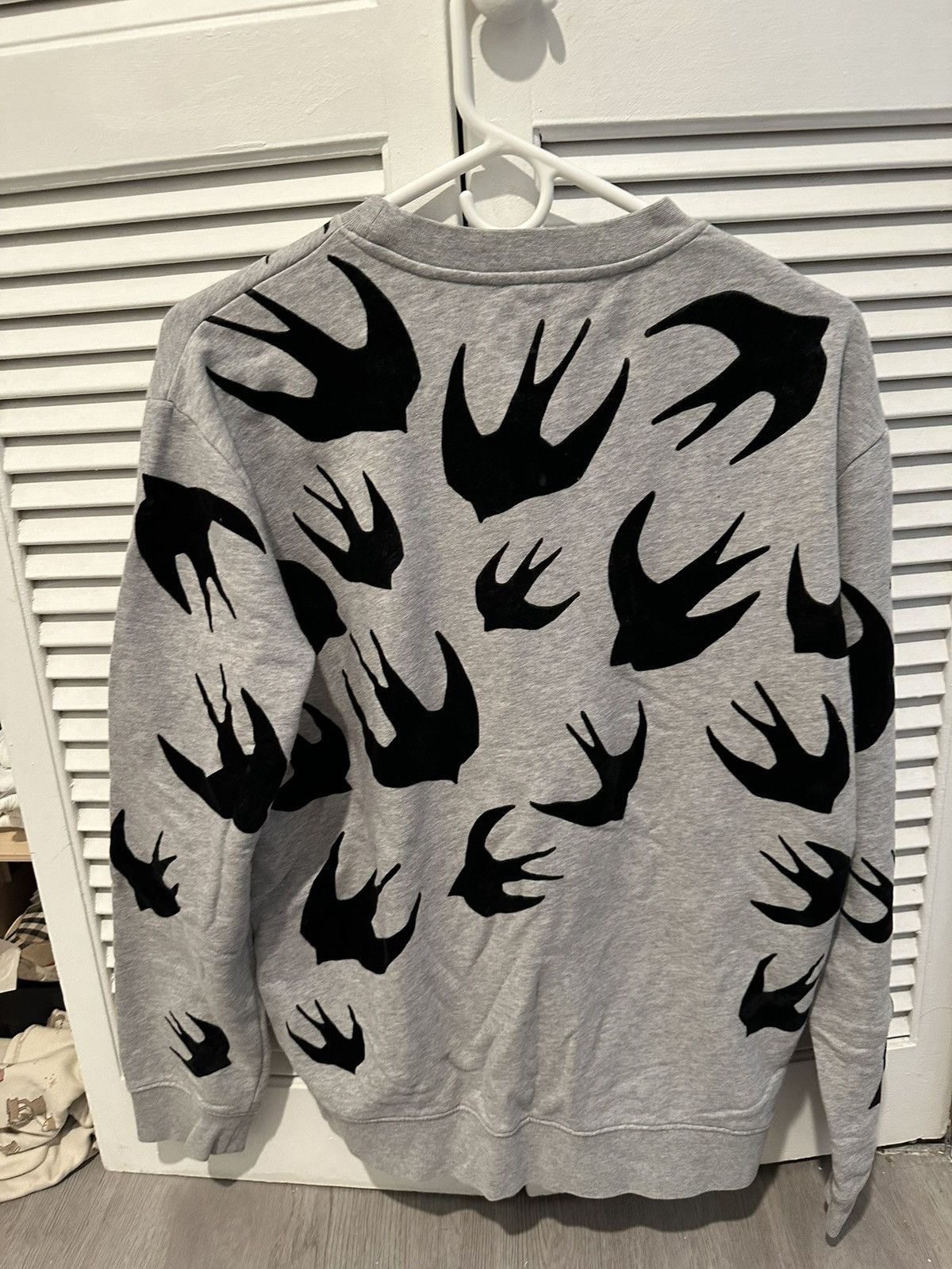 Alexander McQueen McQ by Alexander McQueen Swallow Print Sweatshirt – Size L Size US L / EU 52-54 / 3 - 3 Thumbnail