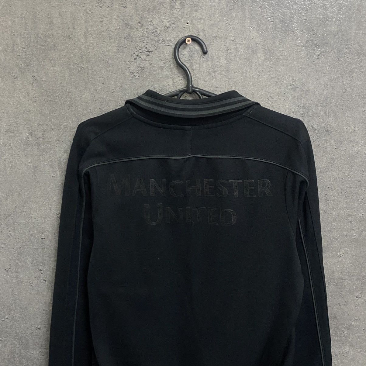 Nike Vintage Nike Manchester United Black Zip Up Jacket Big Logo Size US S / EU 44-46 / 1 - 10 Thumbnail