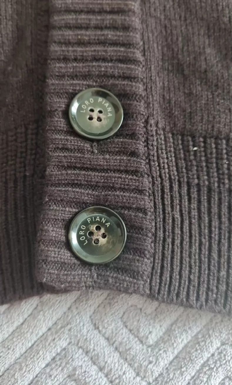Loro Piana LORO PIANA A small cashmere cardigan Size US M / EU 48-50 / 2 - 8 Thumbnail