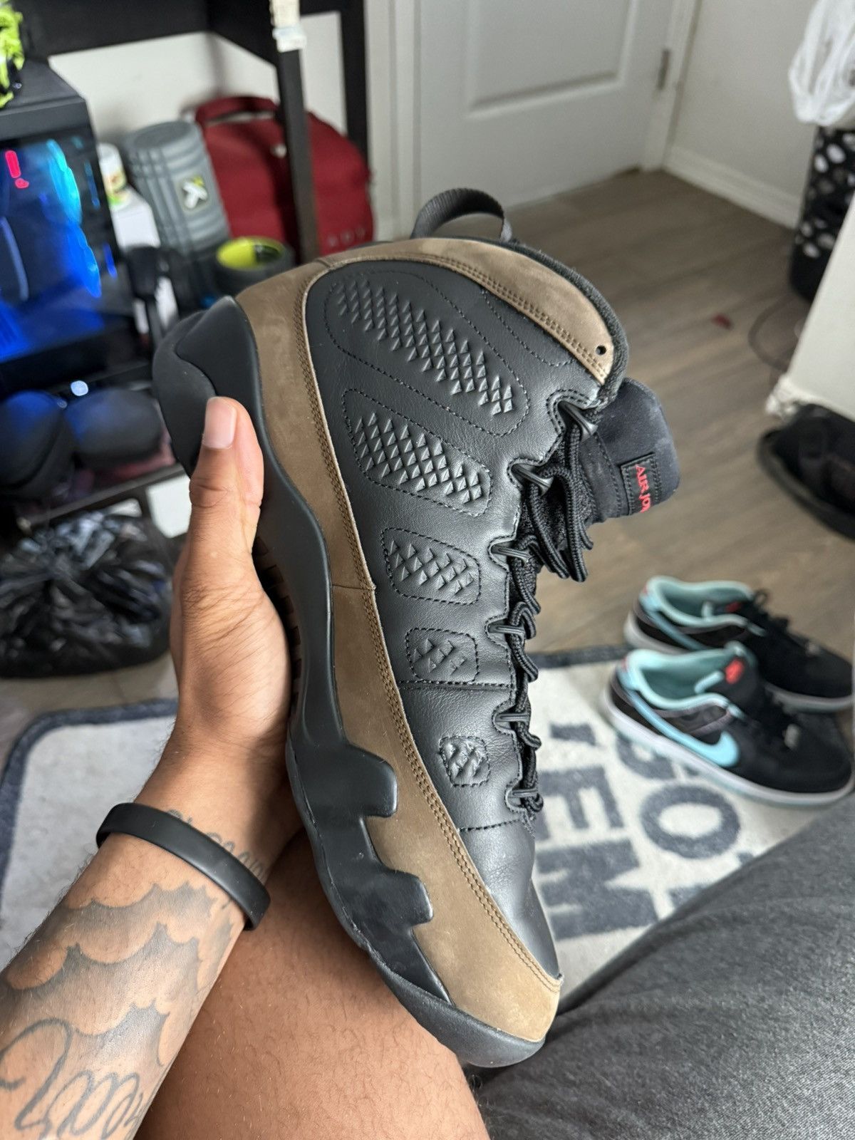 Jordan Brand Jordan 9 olives Size US 13 / EU 46 - 7 Thumbnail