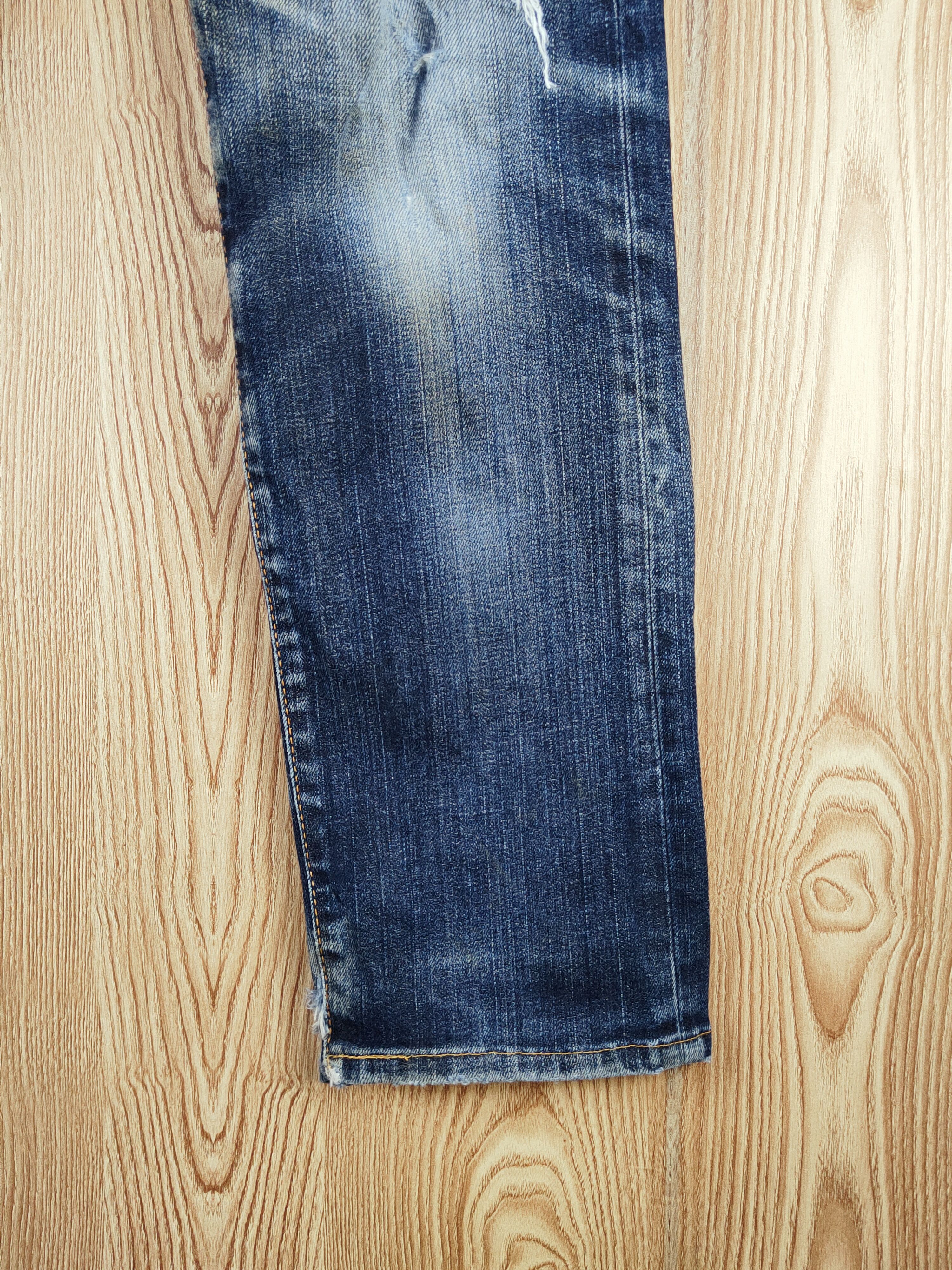 Levi's 705 Levi's Dark Blue Distressed Ripped Jeans #S2709 Size US 31 - 6 Thumbnail