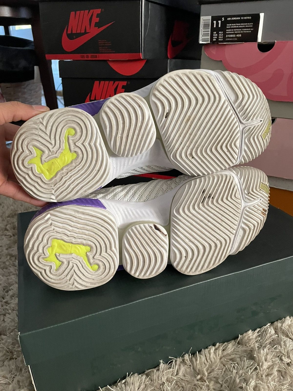 Nike Nike LeBron 16 Buzz Light Year Size US 9 / EU 42 - 7 Thumbnail