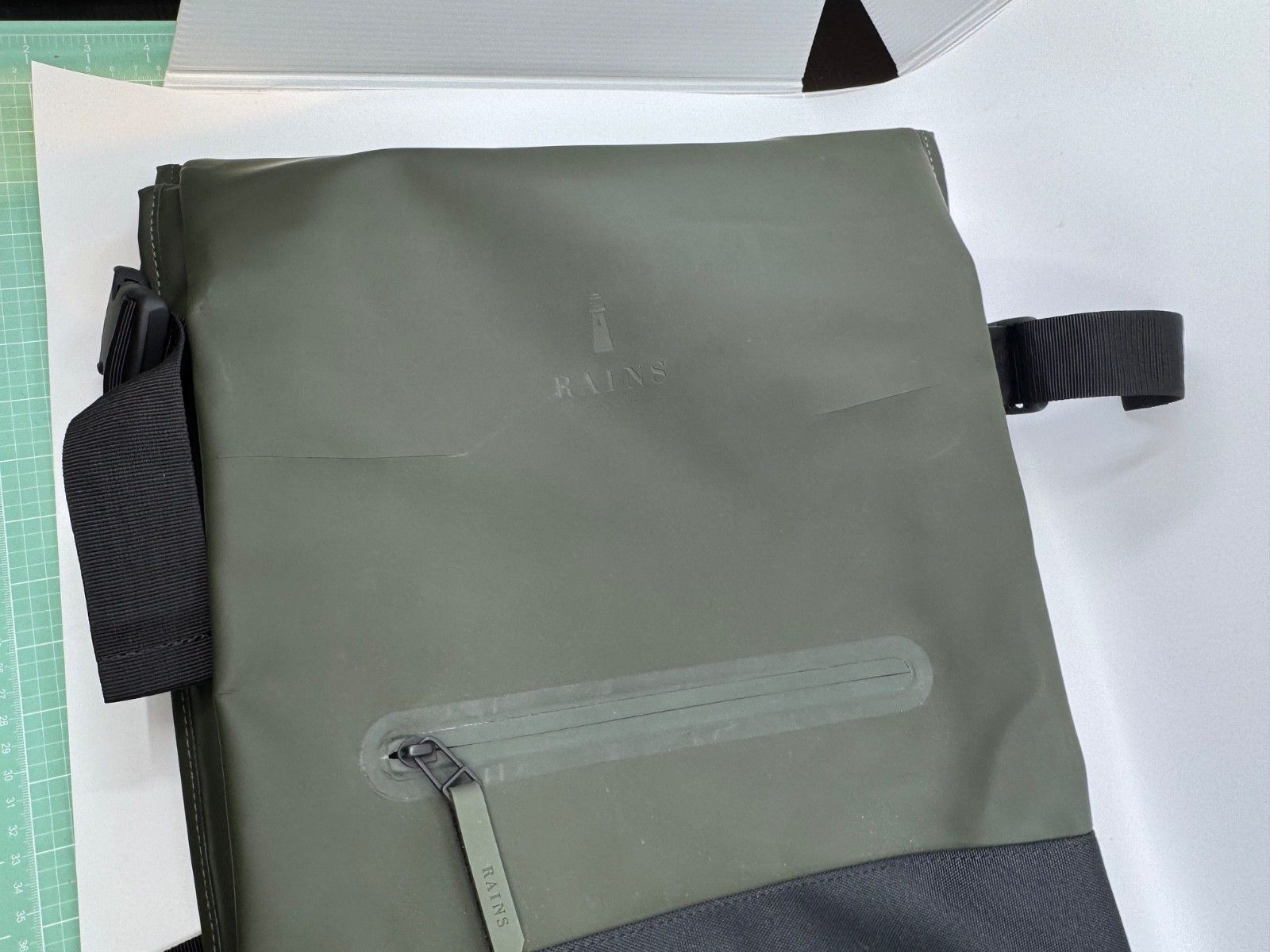 Rains Rains Trail Rolltop Backpack W3 Green/Black NEW *READ Size ONE SIZE - 4 Thumbnail