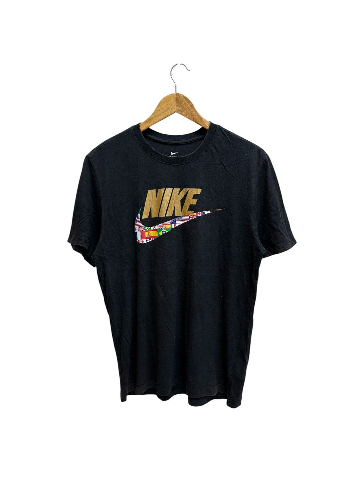 Nike NIKE SWOOSH INTERNATIONAL FLAGE LOGO TSHIRT Size US S / EU 44-46 / 1 - 1 Thumbnail