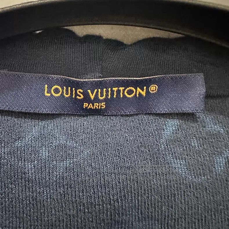 Louis Vuitton Louis Vuitton Corduroy print cardigan jacket Size US L / EU 52-54 / 3 - 3 Thumbnail