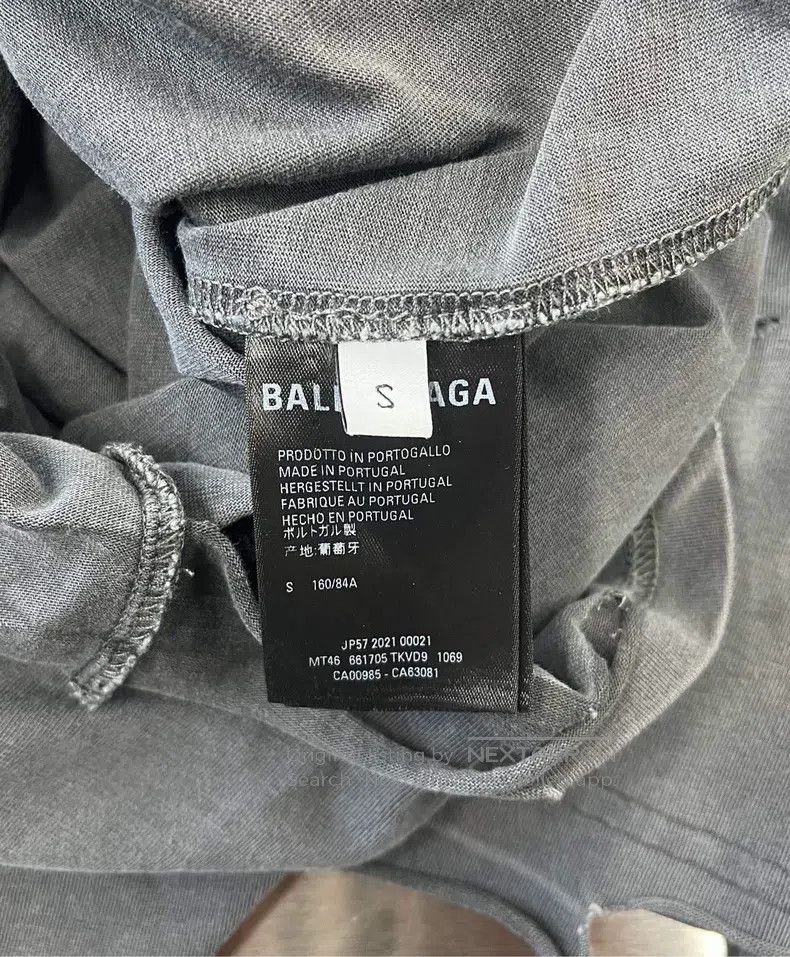 Balenciaga Balenciaga Distressed New logo short-sleeve T-shirt Size US S / EU 44-46 / 1 - 4 Thumbnail