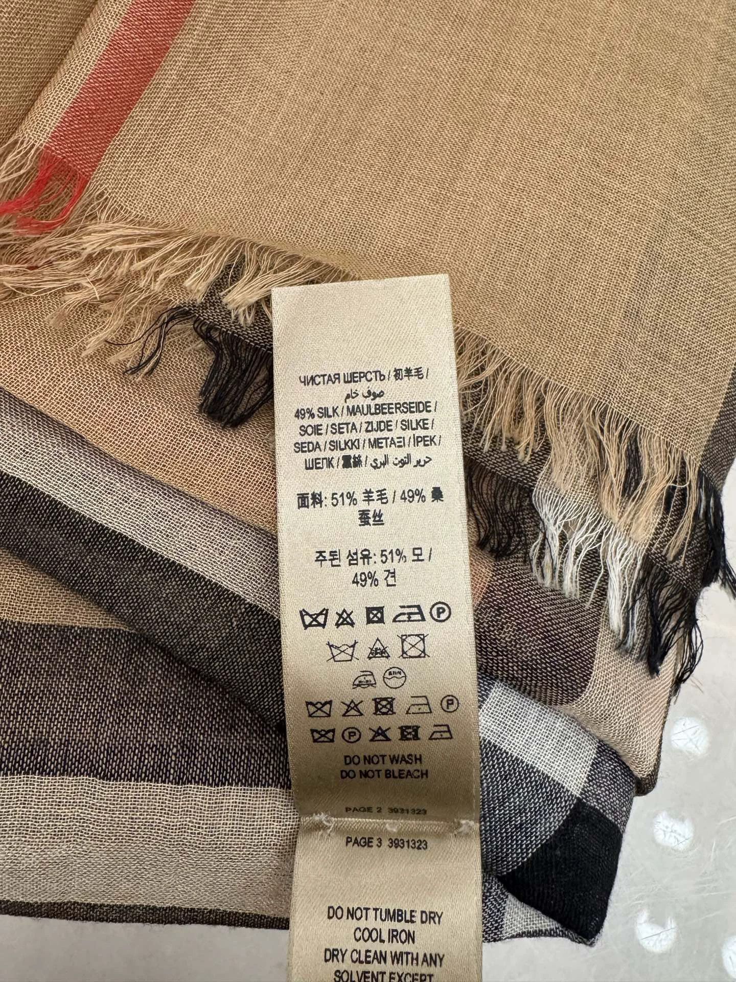 Burberry Burberry camel check light used scarf minor stain Size ONE SIZE - 5 Thumbnail