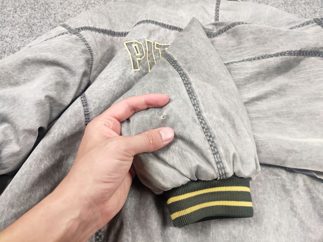 MLB Vintage 90's Pittsburgh Pirates Embroidered bomber Jacket Size US L / EU 52-54 / 3 - 15 Thumbnail