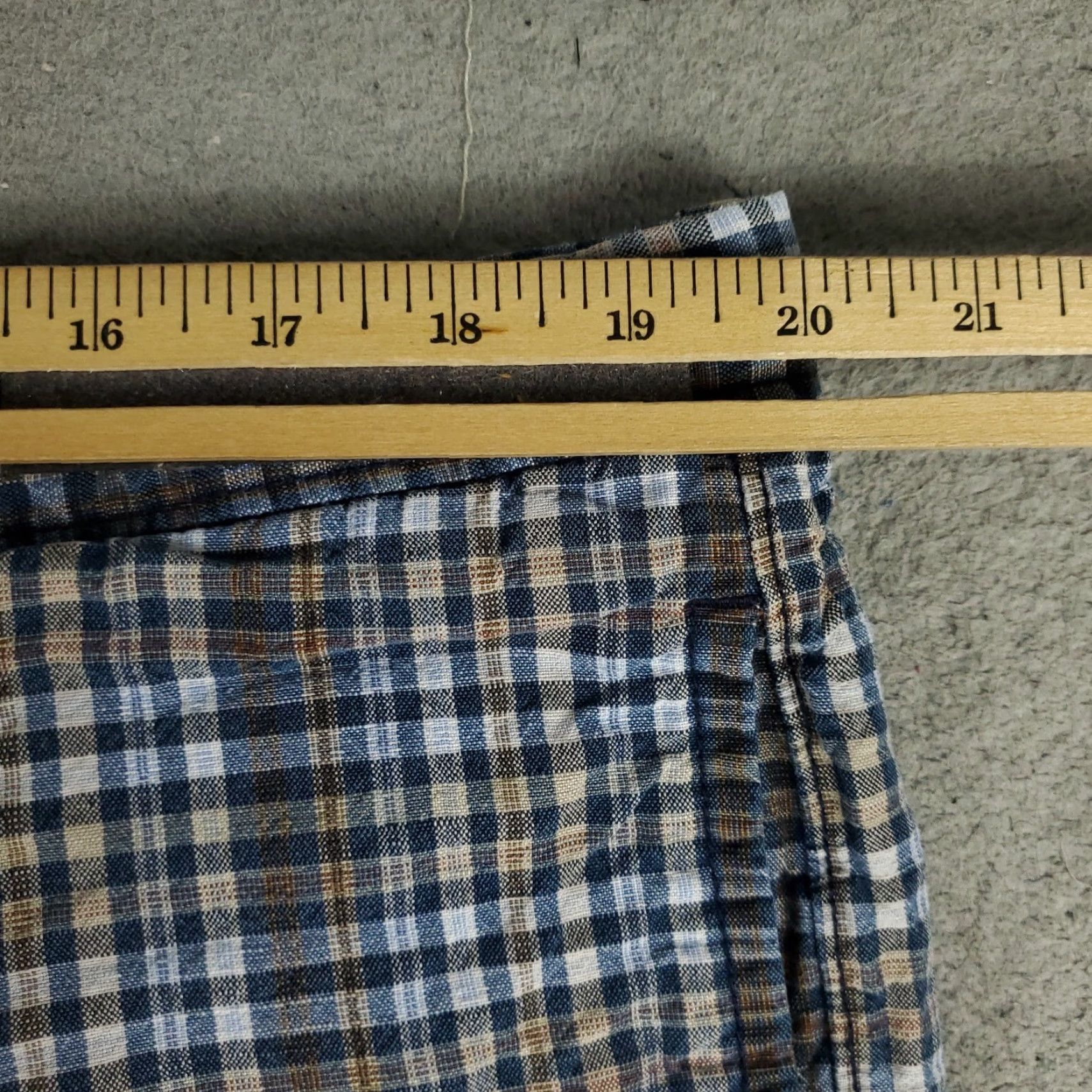 Tommy Bahama VINTAGE Tommy Bahama Shorts Mens Size 42 Linen Flat Front Chino Blue Plaid Casual Size US 42 / EU 58 - 4 Thumbnail