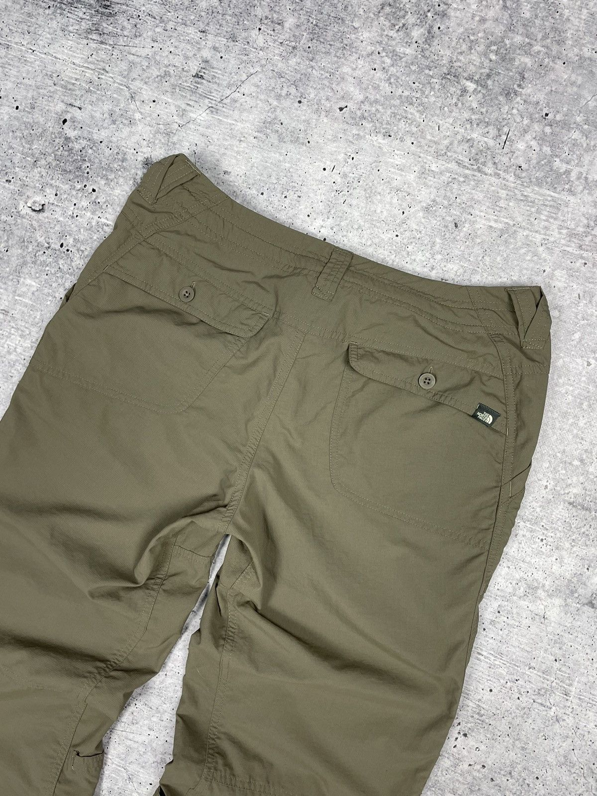 The North Face Vintage The North Face Y2K Style Tracking Outdoor Pants Size US 30 / EU 46 - 19 Thumbnail