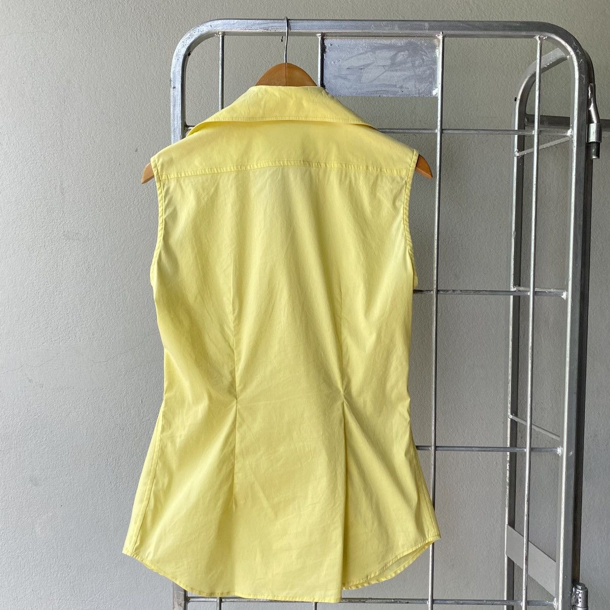 Yves Saint Laurent Yves Saint Laurent Yellow Sleeveless Tie-Front Blouse Size S / US 4 / IT 40 - 4 Thumbnail