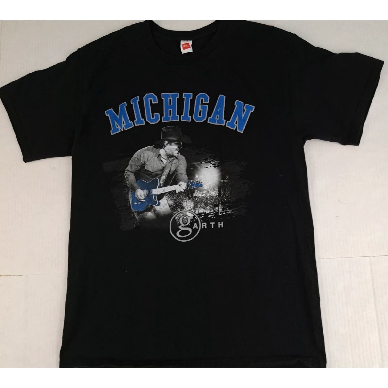 Hanes VINTAGE Garth Brooks Country Stadium Tour 2024 Hanes T-Shirt Unisex Adults Black Short Sleeve Crew Neck Size S Marvelous? Size S / US 4 / IT 40 - 2 Thumbnail