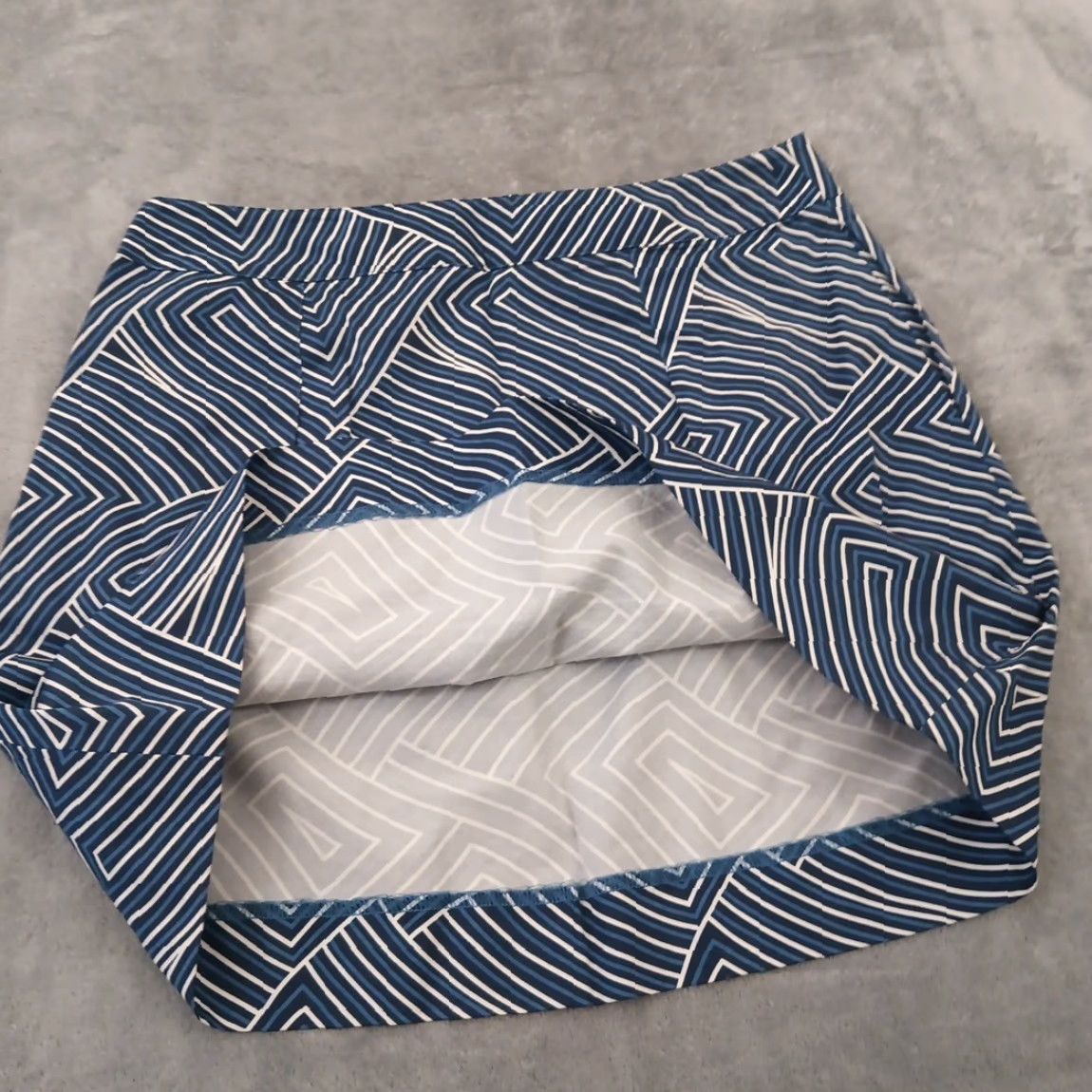 Calvin Klein Calvin Klein Skirt Short Blue Geometric Pockets Cotton Size 4 Women's Pencil Zip Reactivation: None Size 27" / US 4 / IT 40 - 5 Thumbnail