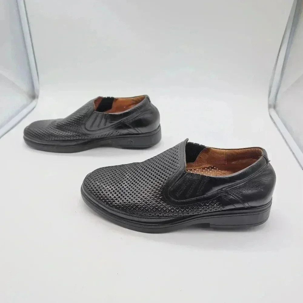 Designer Gravity Defyer Emil Black Cutwork Leather Shoes sz 8 Size US 8 / EU 41 - 3 Thumbnail