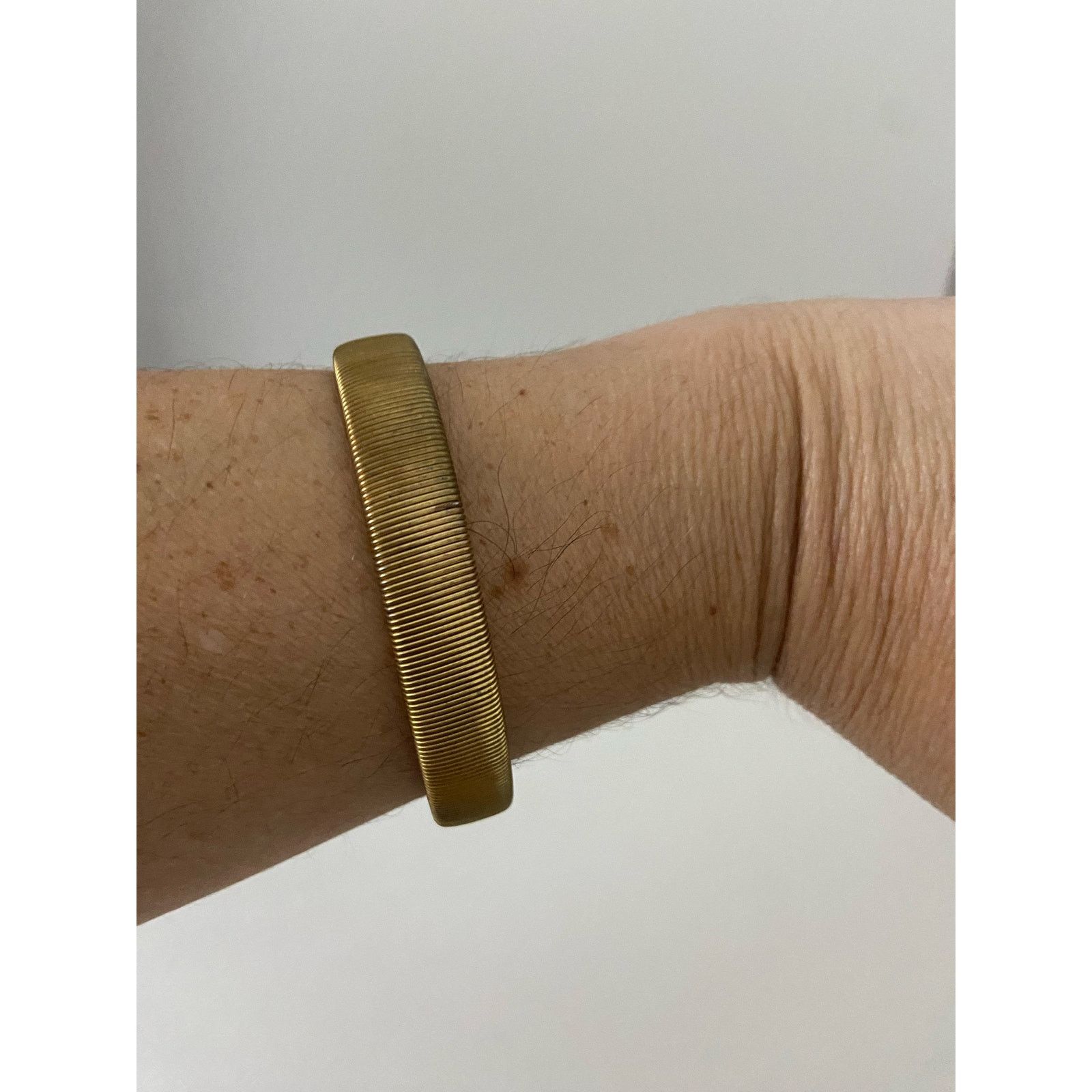 Other vintage metal bracelet gold tone Size ONE SIZE - 1 Thumbnail