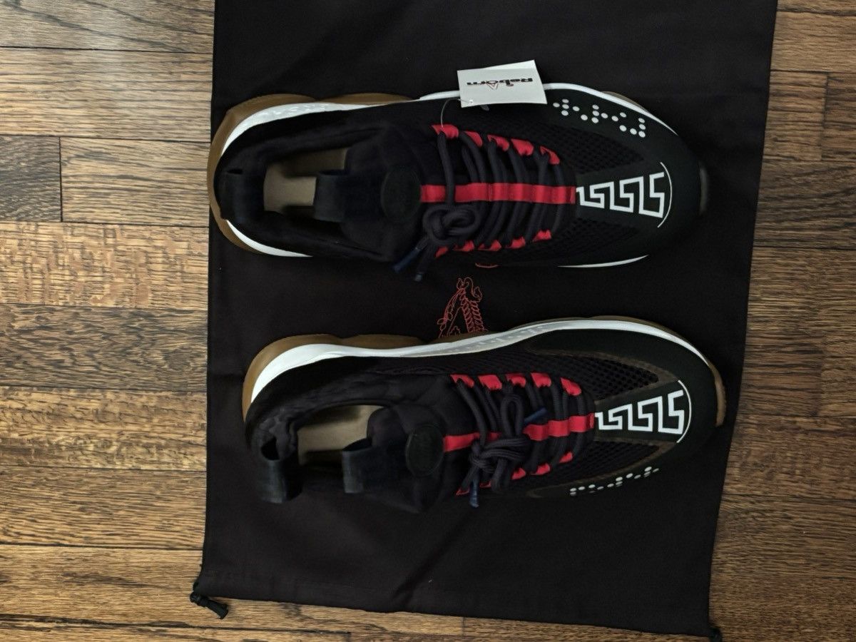 Versace chain reaction