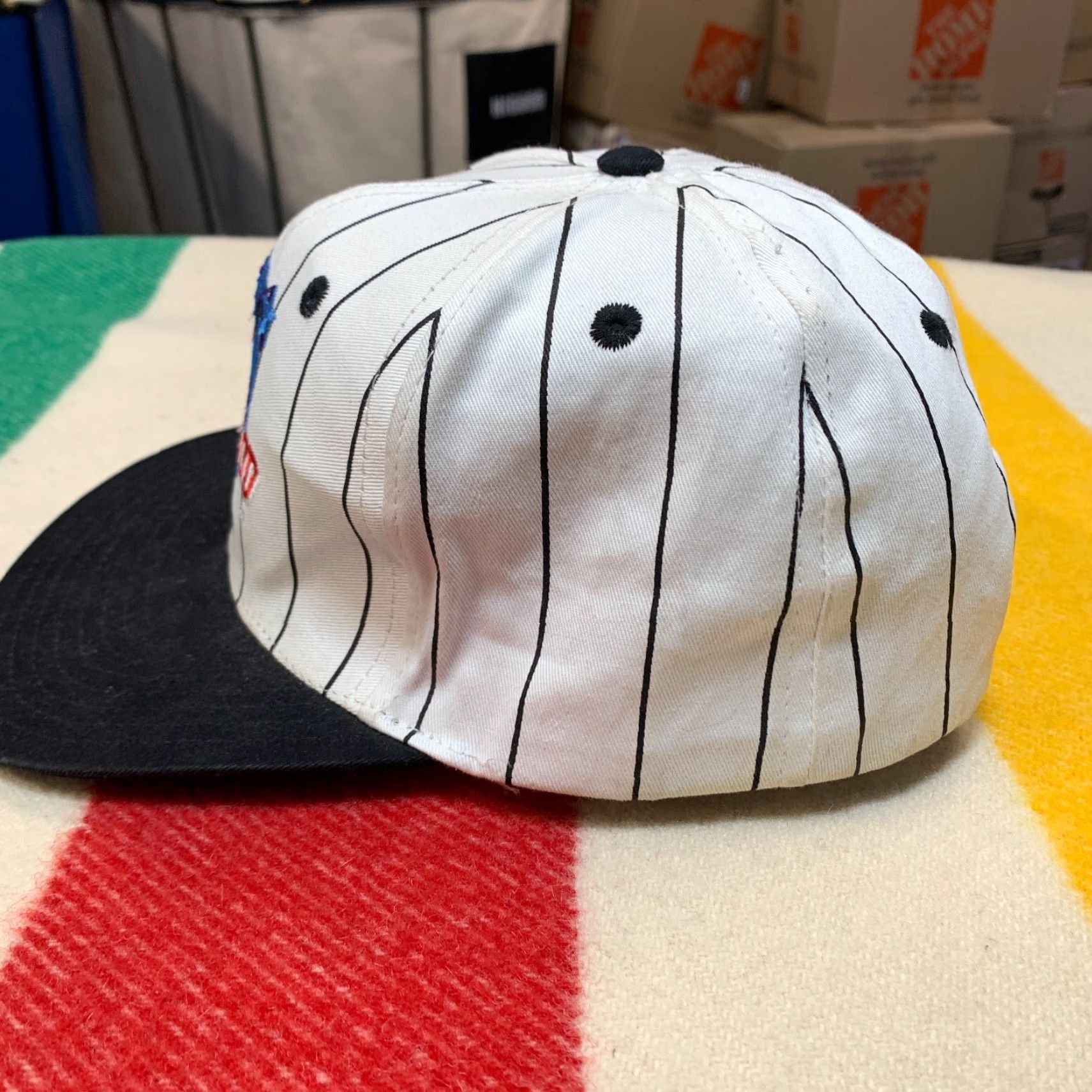 Planet Hollywood VINTAGE Planet Hollywood SnapBack Hat Men One Size White Pin Striped Adult One Size Hat Mens White Pin Stripe 90s Event Merchandise Size ONE SIZE - 6 Thumbnail