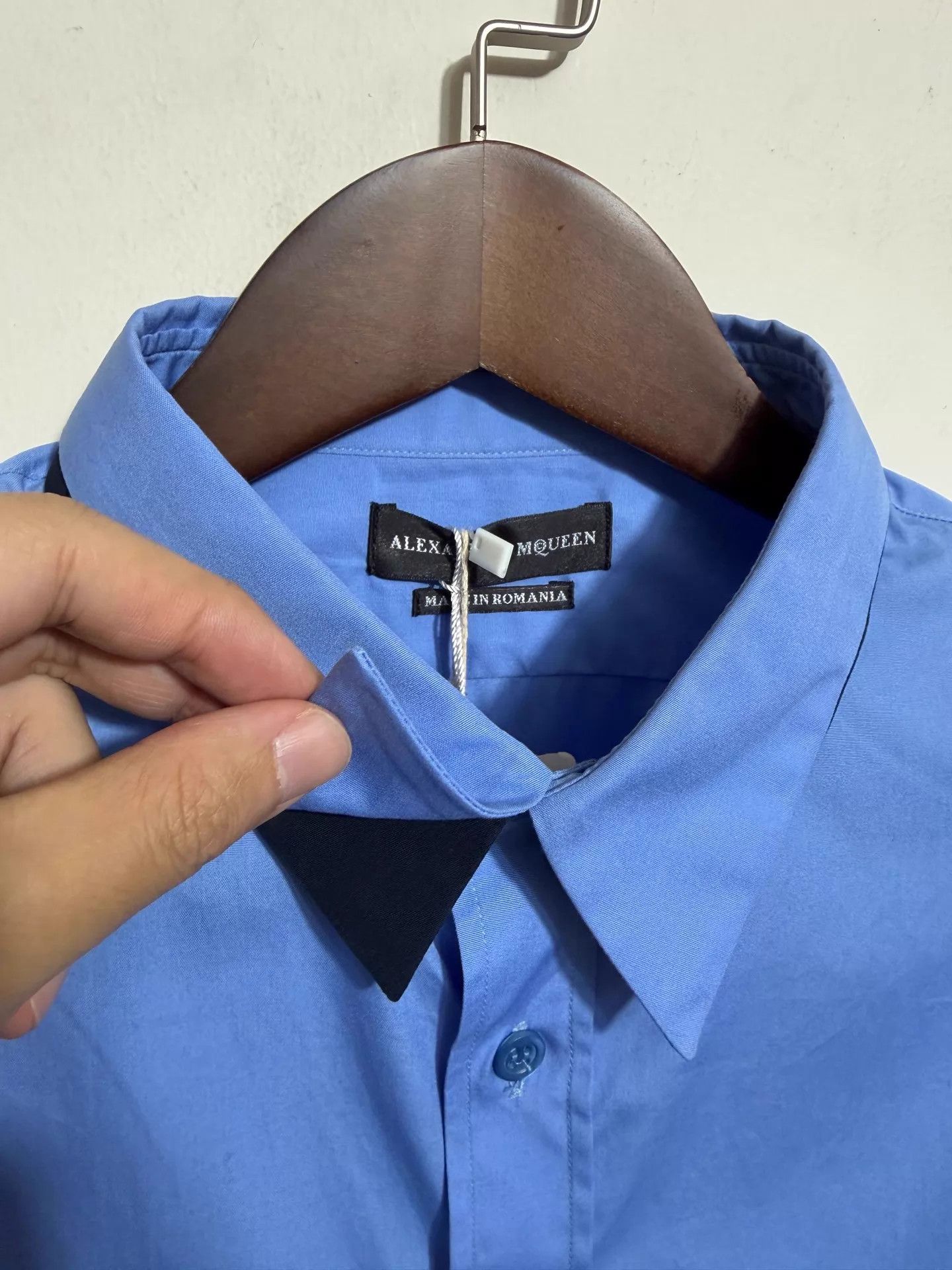 Alexander McQueen Alexander Mcqueen blue slim long sleeve shirt size 16 L Size US L / EU 52-54 / 3 - 3 Thumbnail