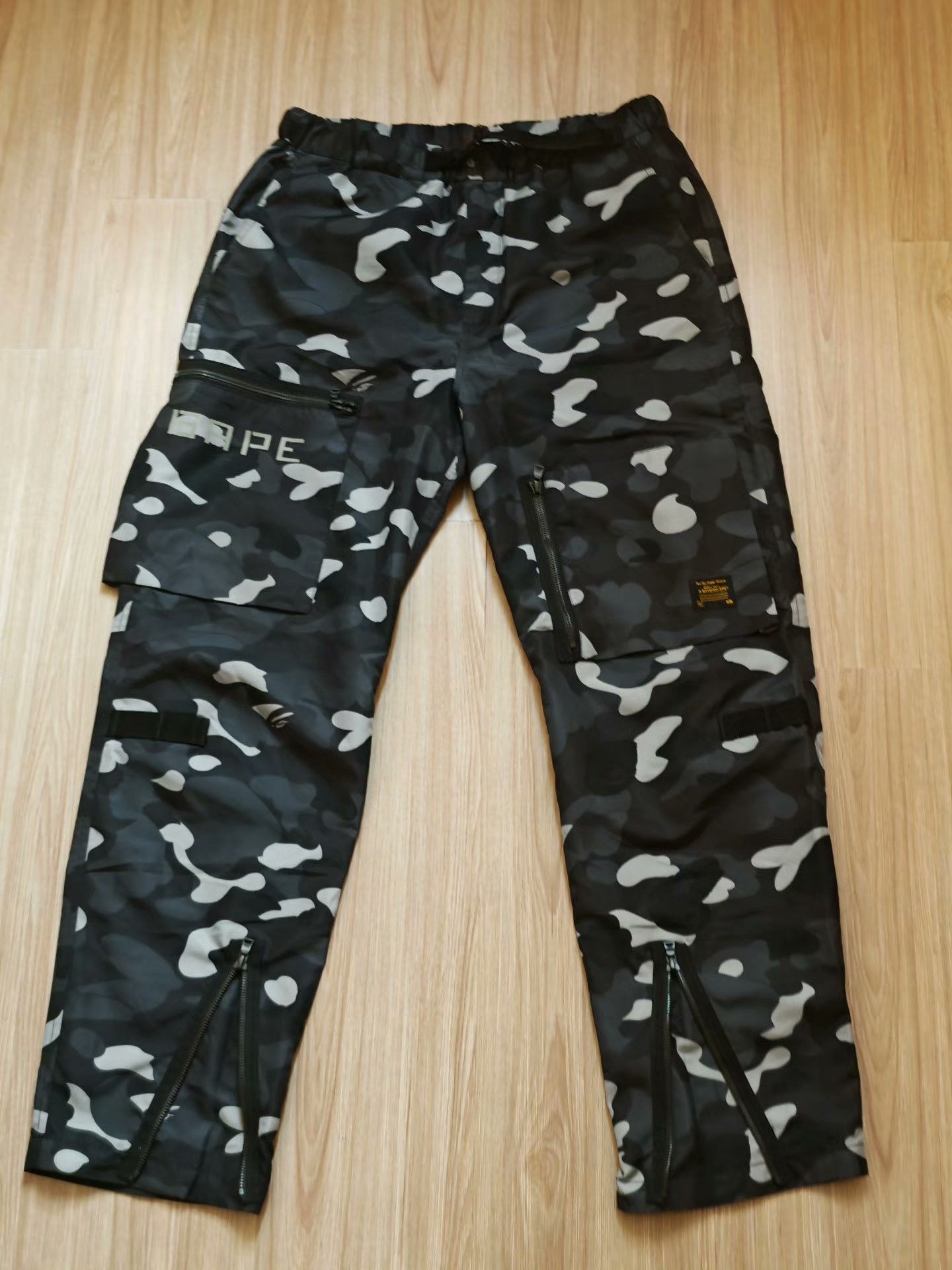 Bape Bape Camo Glow Casual Pants L Men Size US 34 / EU 50 - 1 Thumbnail