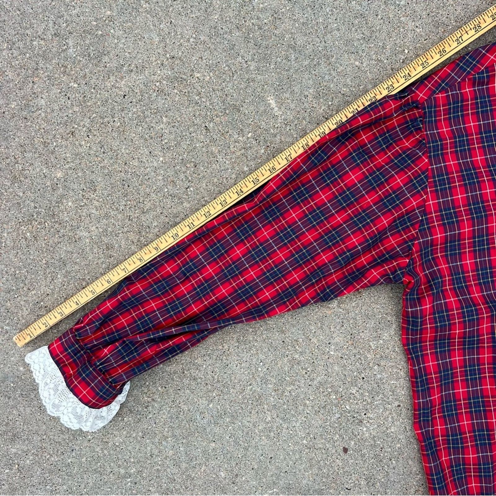 Vintage VTG Red Poplin Christmas Plaid Ruffle Lace Button Up Blouse Size L / US 10 / IT 46 - 6 Thumbnail