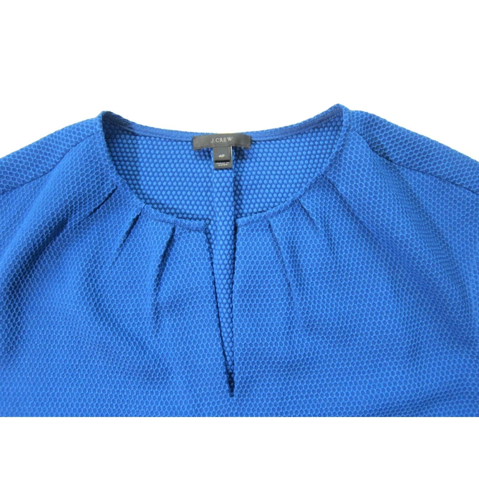 J.Crew J.Crew Blue Stretch V-Neck Cap Sleeve Textured Tunic Blouse Top Women 4P Size S / US 4 / IT 40 - 4 Thumbnail