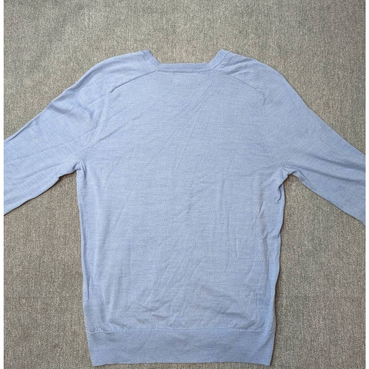 Banana Republic Washable merino wool V neck sweater sz M light blue Size US M / EU 48-50 / 2 - 2 Thumbnail