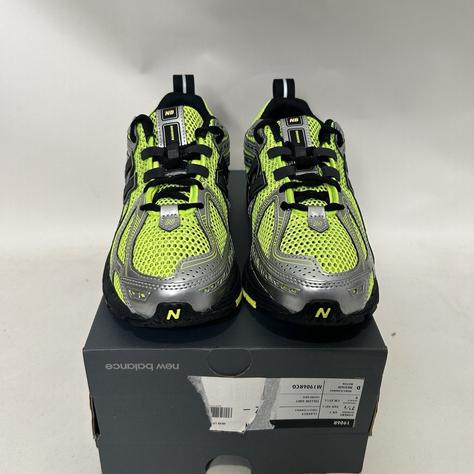 New Balance New Balance 1906R “Volt Black Silver” M1906RCG Size US 9 / IT 39 - 2 Thumbnail