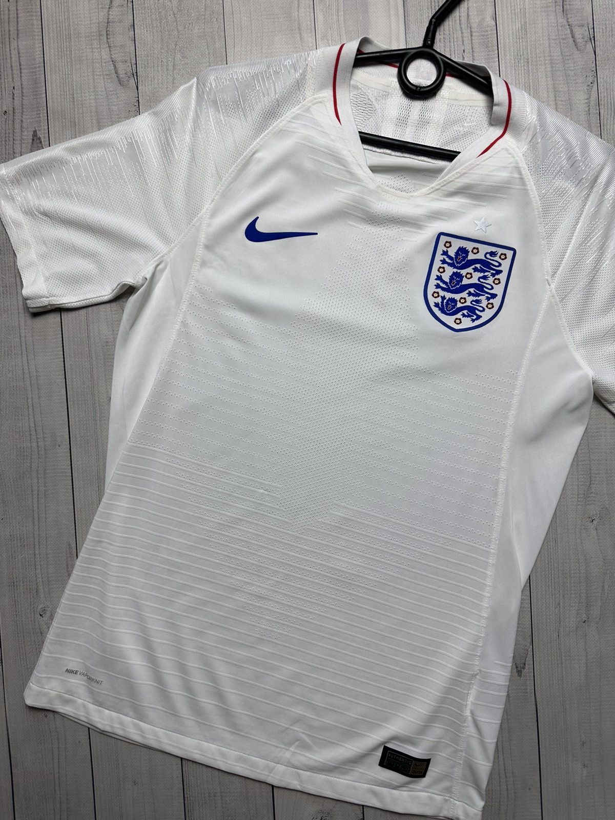 Nike Nike England soccer jersey size S logo Size US S / EU 44-46 / 1 - 2 Thumbnail
