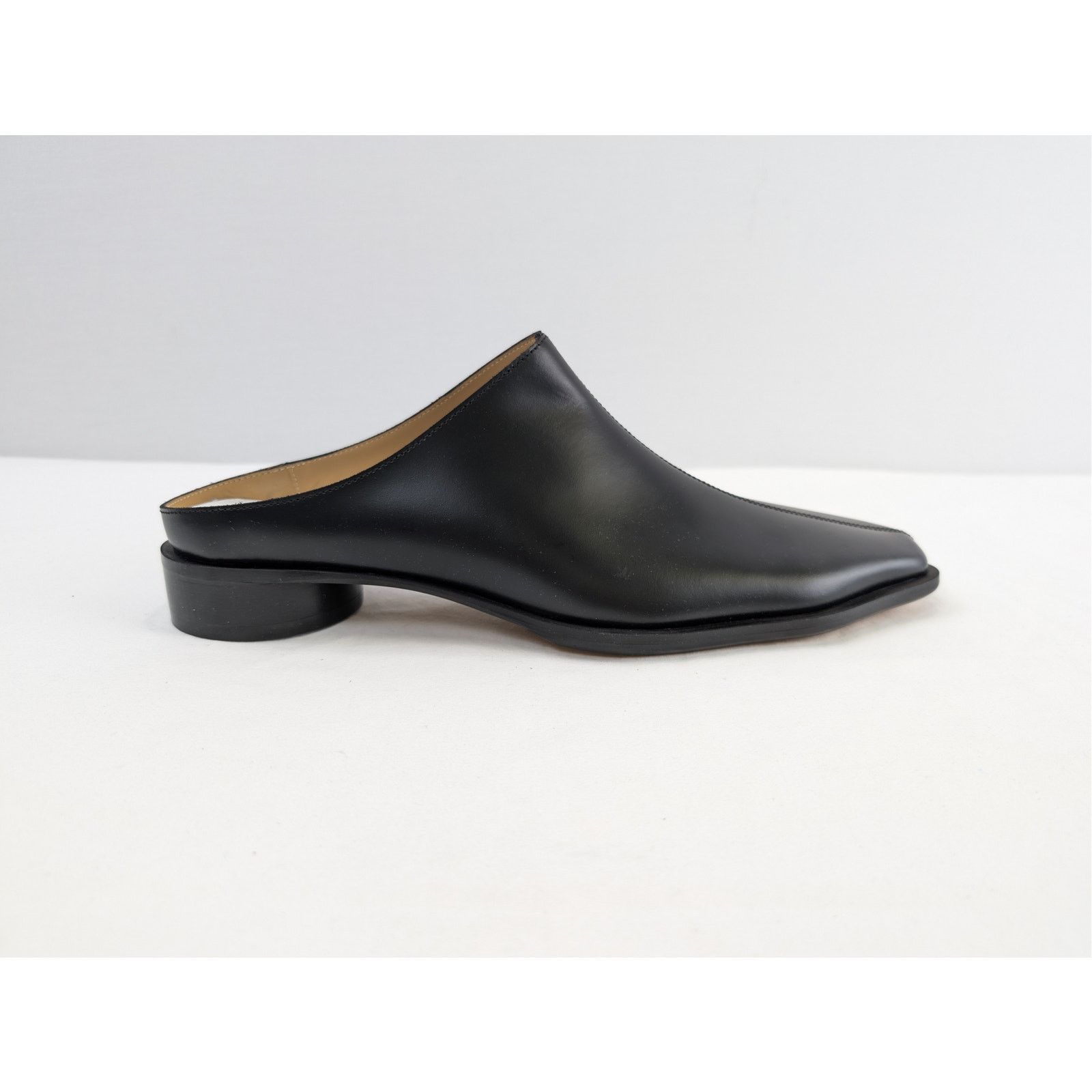 Maison Margiela o1rshd1 MM6 Maison Margiela Leather Mules Sandals Slippers Size US 11 / EU 44 - 4 Thumbnail