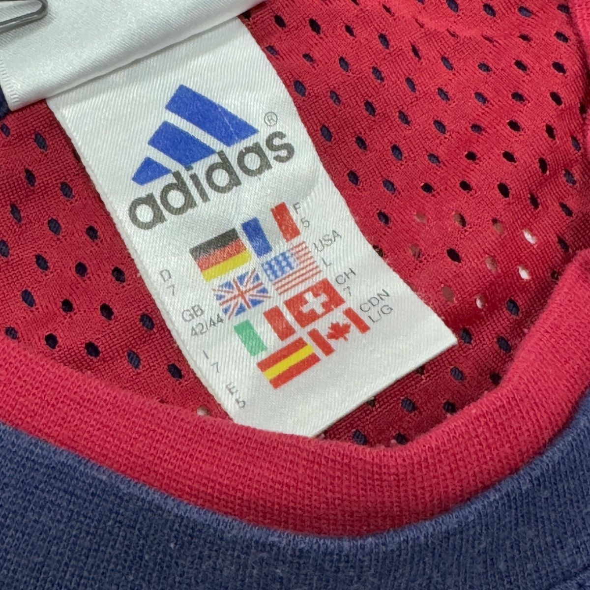 Adidas × Vintage Vintage Adidas Embroidered Box Logo T-Shirt Size L Size US L / EU 52-54 / 3 - 13 Thumbnail