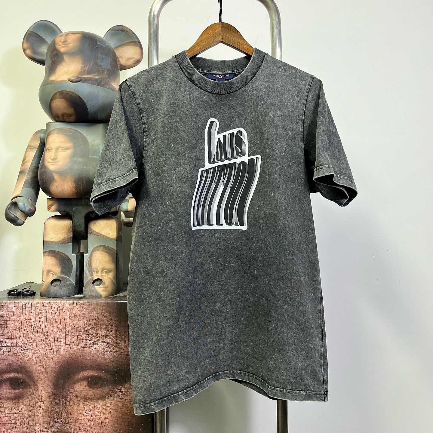 Louis Vuitton Louis Vuitton Logo Print T-Shirt Size M Size US M / EU 48-50 / 2 - 1 Thumbnail