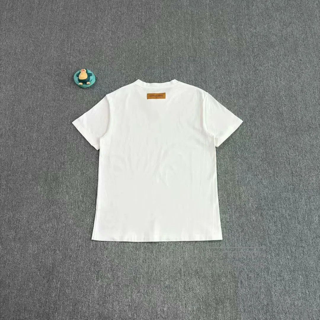 Louis Vuitton LV 25 Embossed Logo White Short-Sleeve. Size US M / EU 48-50 / 2 - 2 Thumbnail