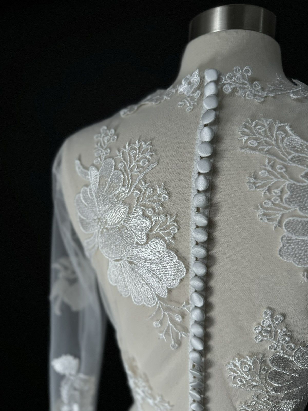 Other Preloved US 2 Embroidered Lace Anna Augusta Bridal Cape Size XS / US 0-2 / IT 36-38 - 4 Thumbnail