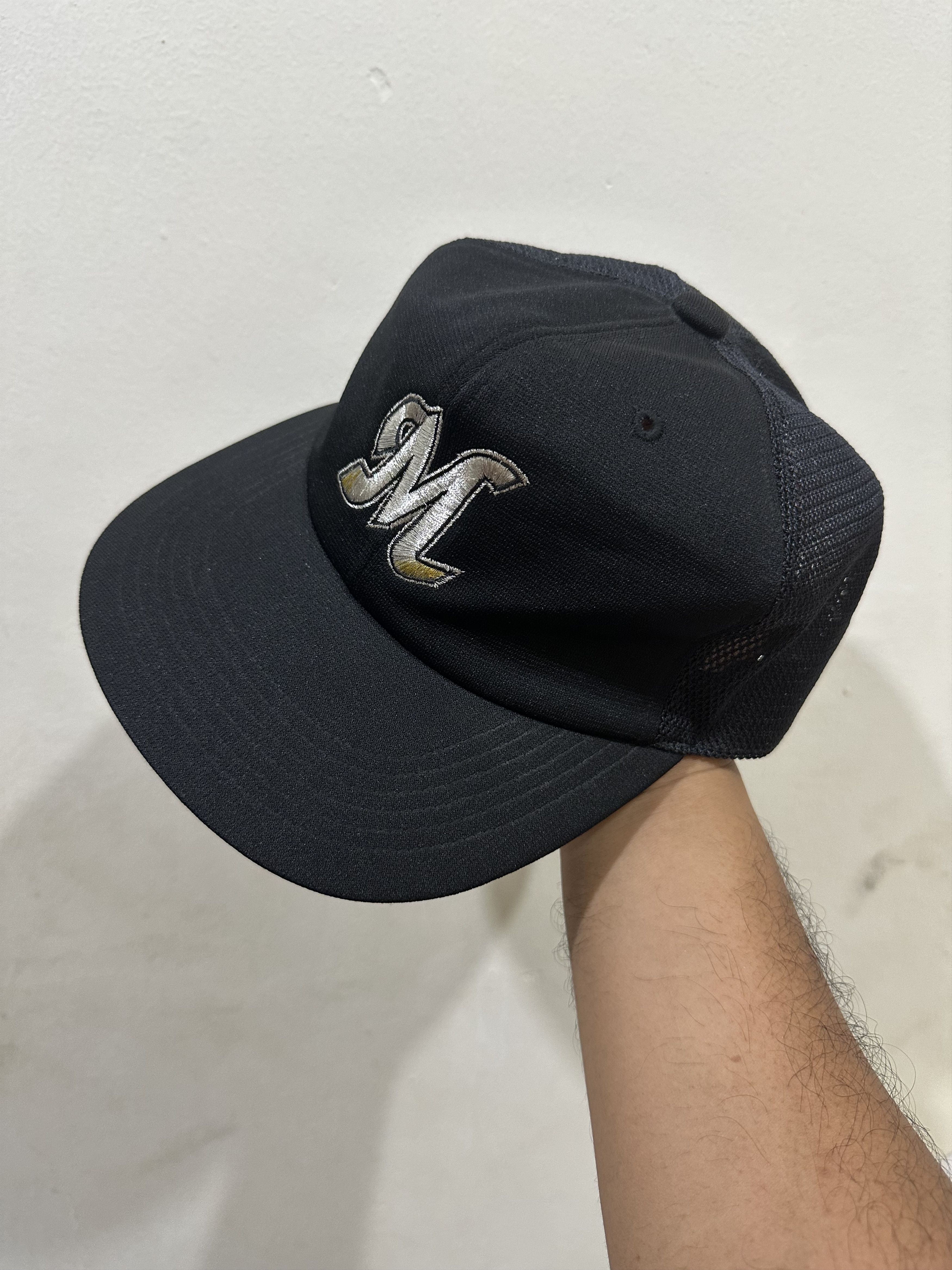 Japanese Brand VTG Chiba Lotte Mariner Hat Size ONE SIZE - 1 Thumbnail