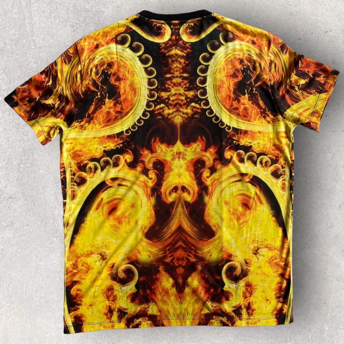 Givenchy Fall 2013 "Madonna in Flames” Oversize tee Tisci Archive Size US XS / EU 42 / 0 - 2 Thumbnail