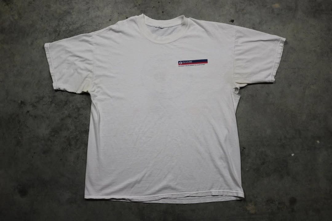 Unsound Rags 2002 Geoffrey the Giraffe Toys “R” Us x Chase Bank Promo Tee Size US XL / EU 56 / 4 - 4 Thumbnail